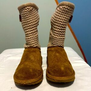 UGG K- Darrah II style Suede kids boots. Tan color